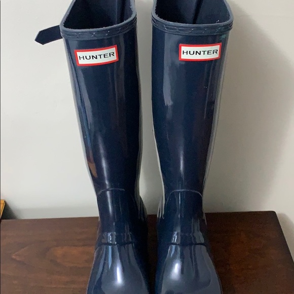Hunter glossy boots size 7 barely worn like new - Picture 1 of 4